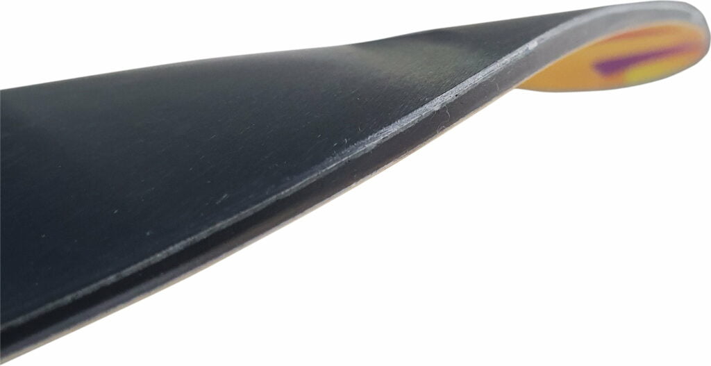 afbeelding van het reverse camber profiel van het Jib Board voor freestyle snowboard