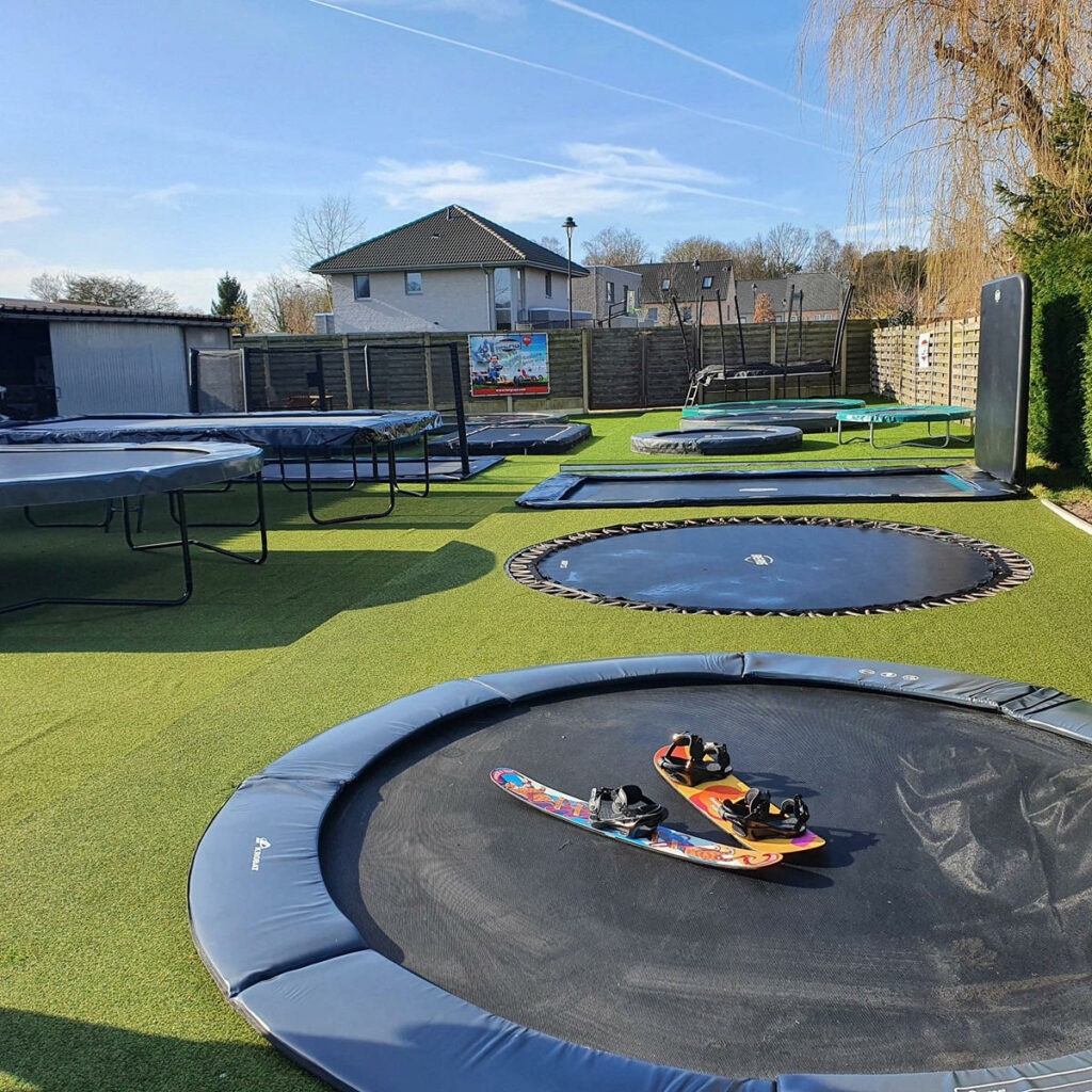 Snowboard trampoline board